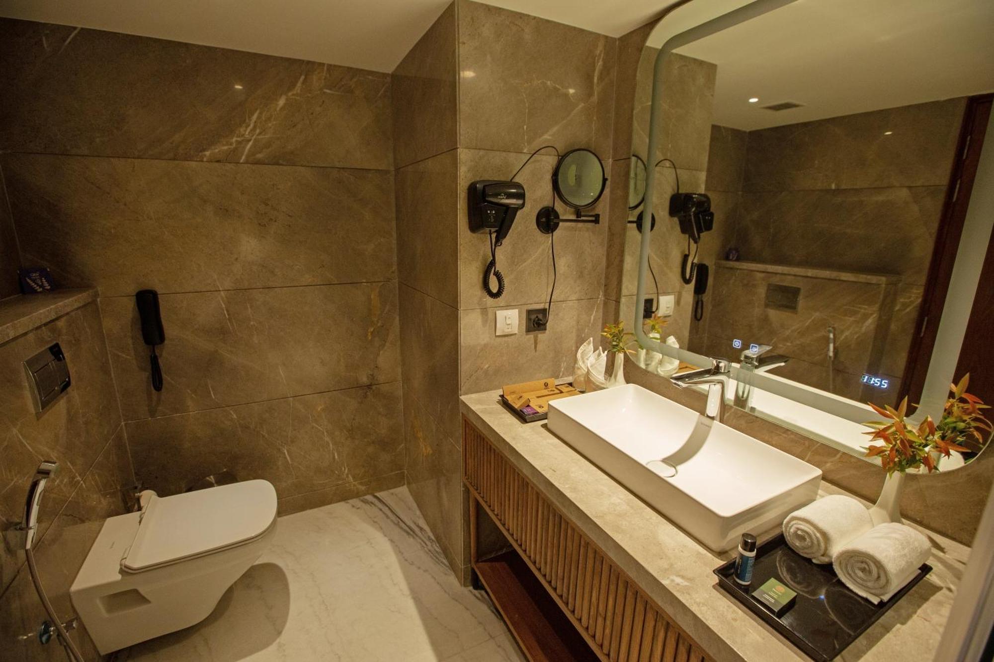 Arista By Ambition Hotell Guwahati Exteriör bild