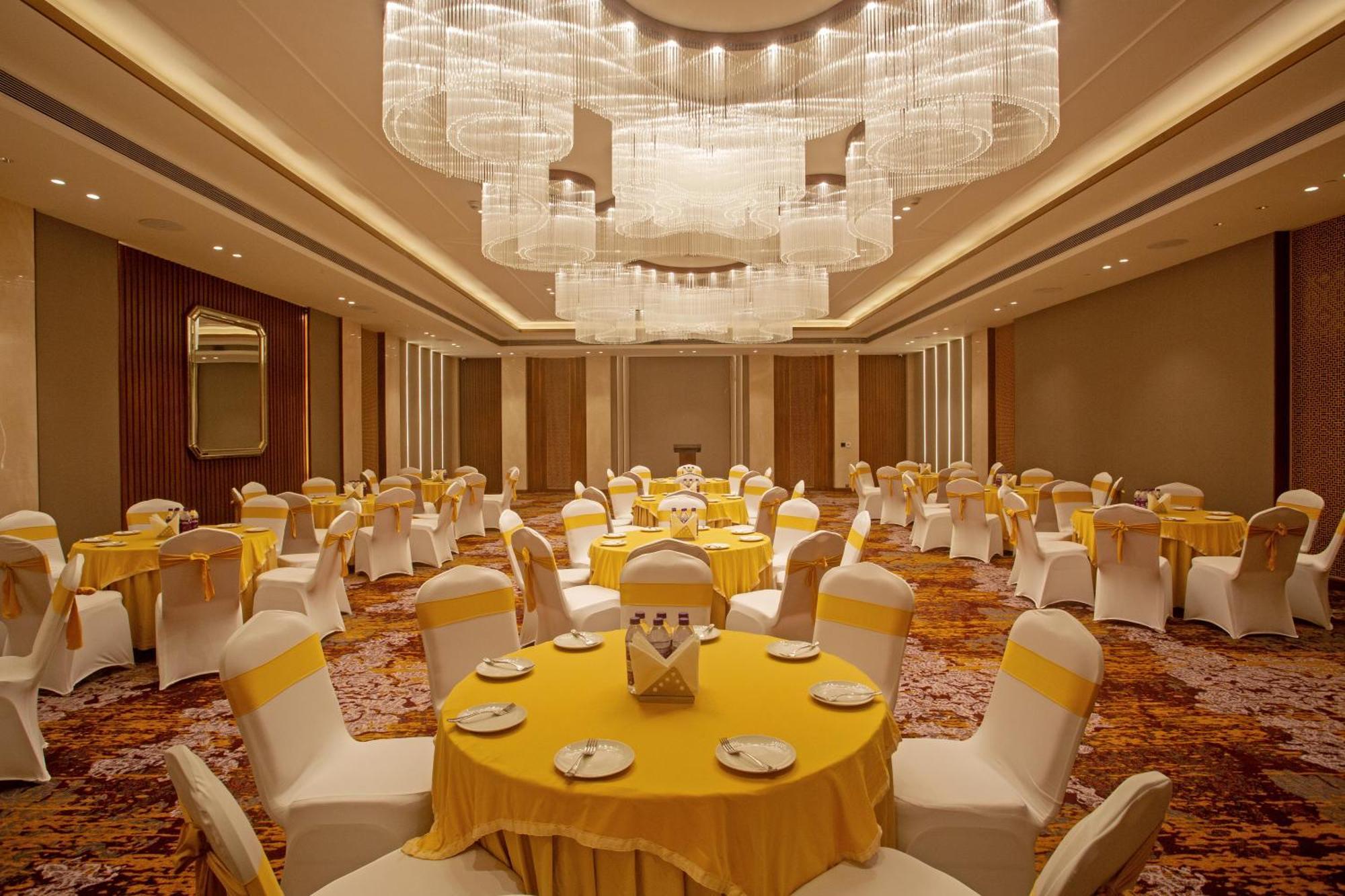 Arista By Ambition Hotell Guwahati Exteriör bild