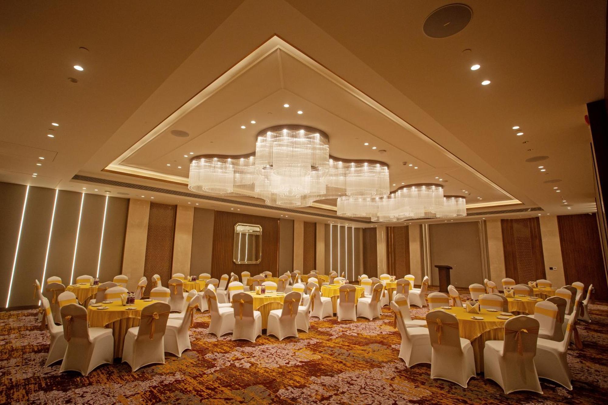 Arista By Ambition Hotell Guwahati Exteriör bild