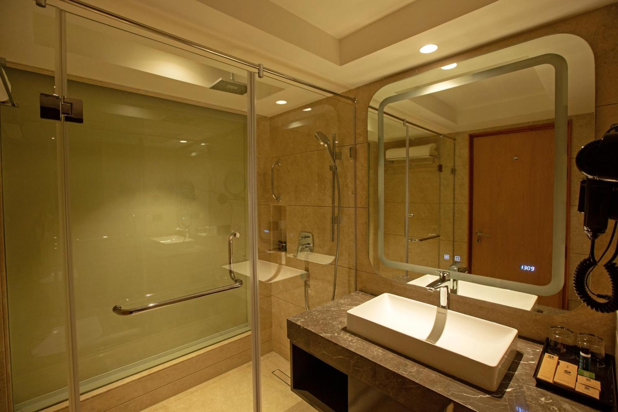 Arista By Ambition Hotell Guwahati Exteriör bild